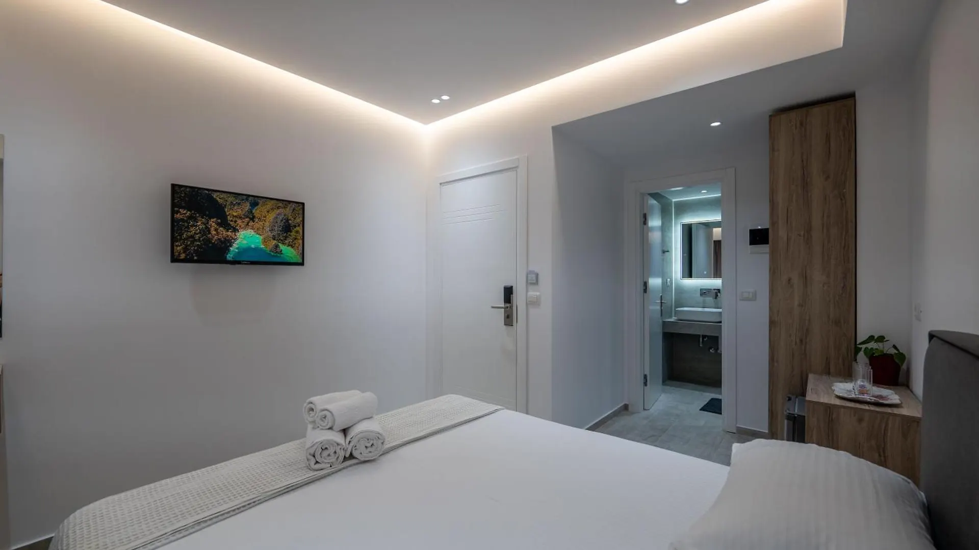 Appartamento Qeparo Andrea Markou Rooms