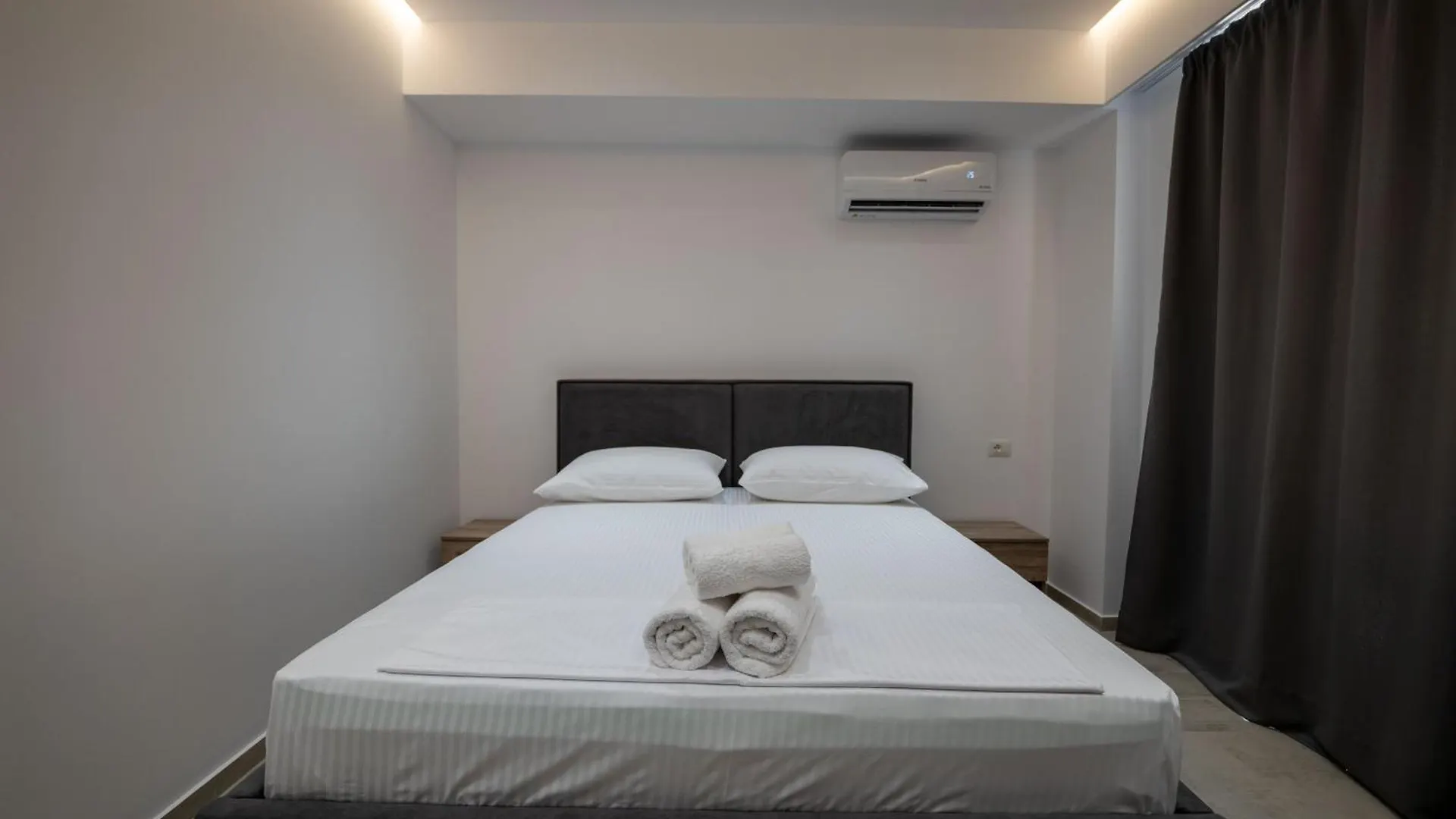 Qeparo Andrea Markou Rooms 0*,  Albania