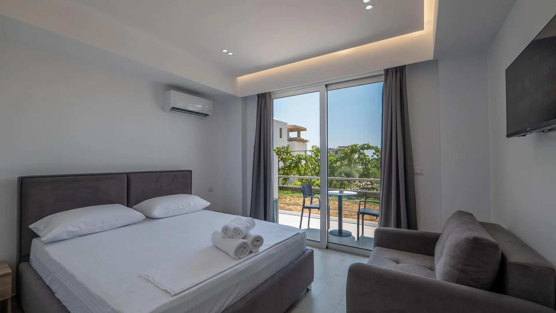 Qeparo Andrea Markou Rooms 0*,  Albania